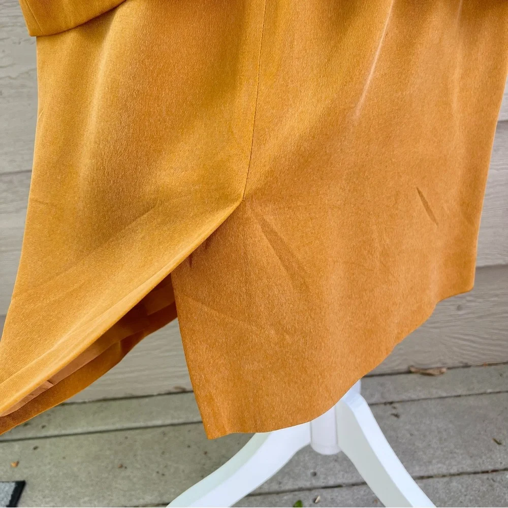 Chaus Vintage 100% Silk Jacket Skirt Suit Set SZ 12/10 Lined Shoulder Pad Career